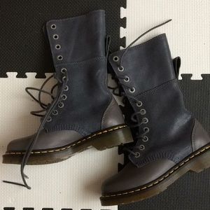 Dr.Martens Navy lace ups